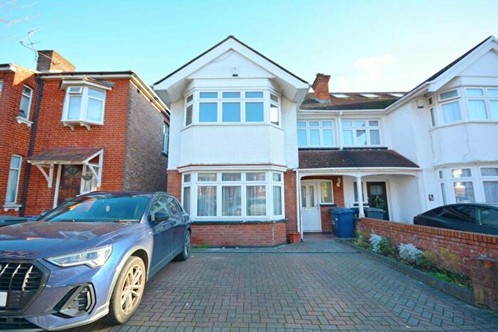 5 Bedroom Semi-Detached House To Rent In Sevington Road, London, NW4