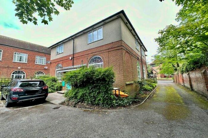 1 Bedroom Flat To Rent In Millbrook Road East, Southampton, SO15