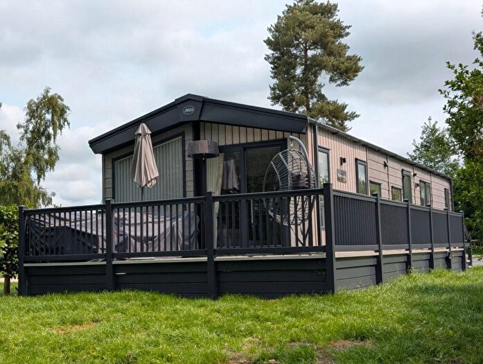 2 Bedroom Lodge For Sale In Stixwould Road, Woodhall Spa, Lincolnshire, LN10