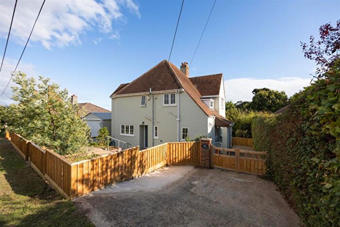 3 Bedroom Detached House To Rent In Amos Hill, Totland Bay, PO39
