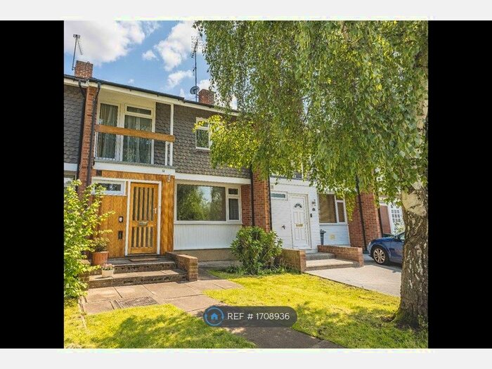 3 Bedroom Terraced House To Rent In Rectory Close, Windsor, SL4