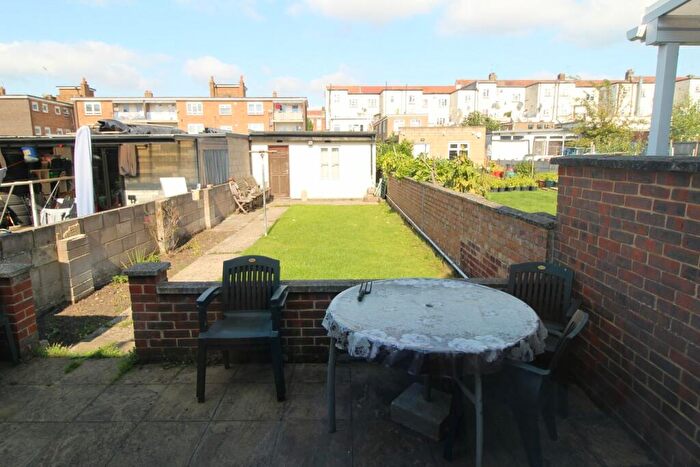 3 Bedroom End Of Terrace House To Rent In Lawrence Crescent, Edgware, HA8