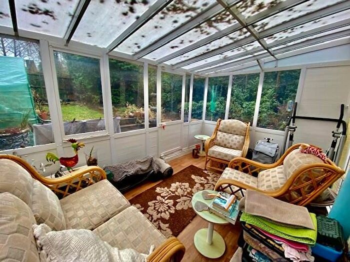 3 Bedroom End Of Terrace House For Sale In Newey Close, Birmingham, B45