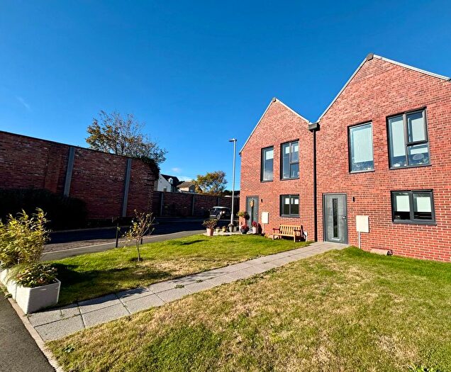 2 Bedroom Town House For Sale In Crest Way, Blyth, NE24