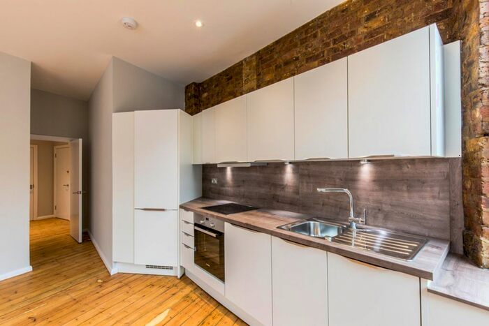 2 Bedroom Flat To Rent In Shacklewell Lane, London, E8