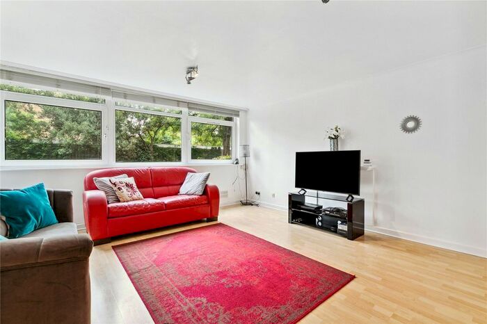 2 Bedroom Flat To Rent In Grovewood, Sandycombe Road, TW9
