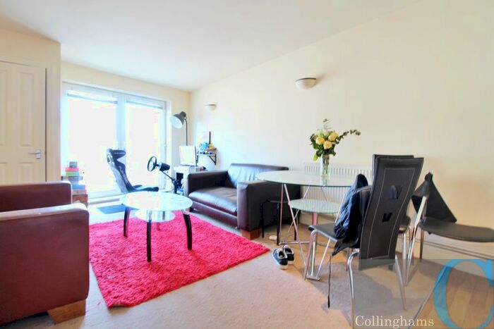 2 Bedroom Flat To Rent In Robinson Road, Colliers Wood, SW17