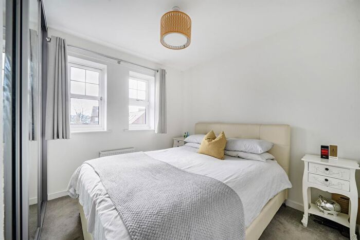 3 Bedroom Link Detached House For Sale In Wareham, BH20 - Photo 11