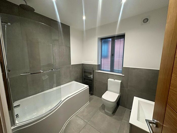 5 Bedroom Detached House To Rent In Cornwall Drive, Long Eaton, NG10