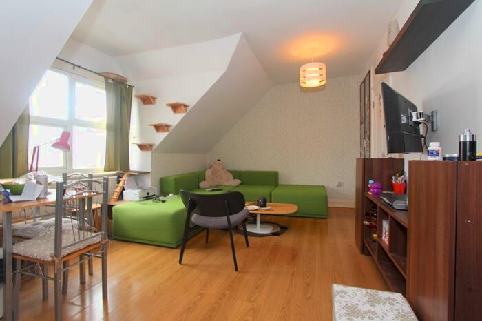 1 Bedroom Flat To Rent In Myddleton Road, London, N22