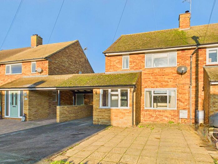 3 Bedroom Semi-Detached House For Sale In Willis Road, Haddenham, HP17