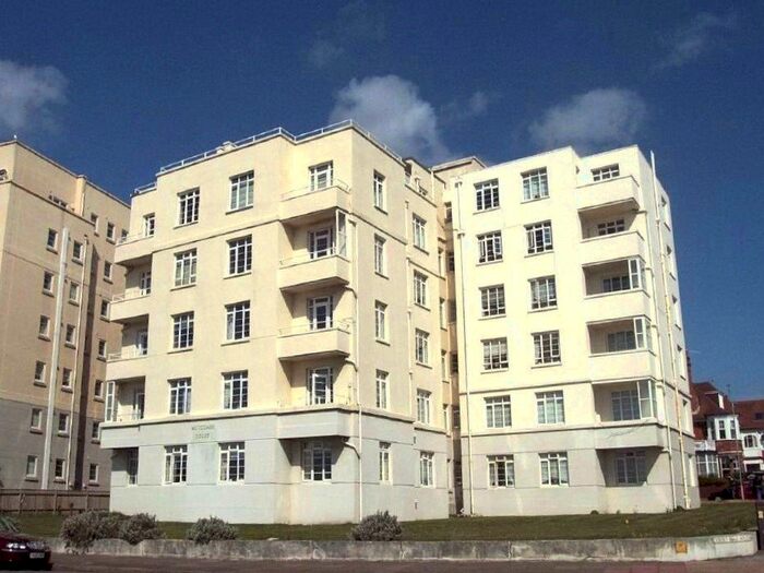 2 Bedroom Flat To Rent In Bedford Avenue, Bexhill-On-Sea, TN40