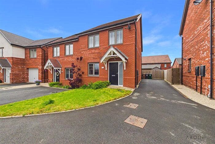 3 Bedroom Semi-Detached House For Sale In Moonstone Way, Newhall, Swadlincote, DE11