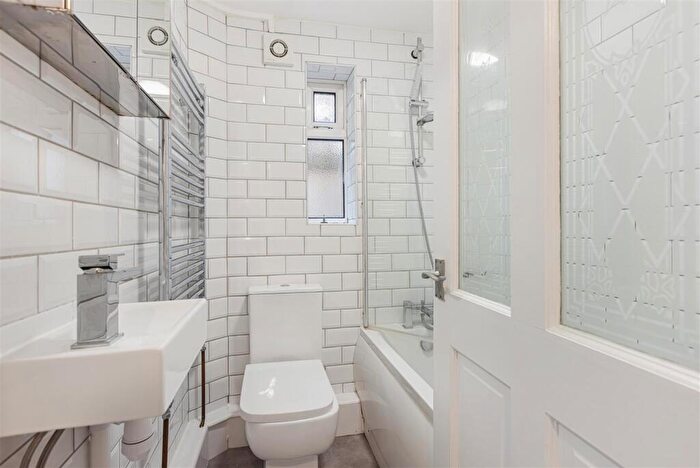 1 Bedroom Flat To Rent In Adys Road, London, SE15