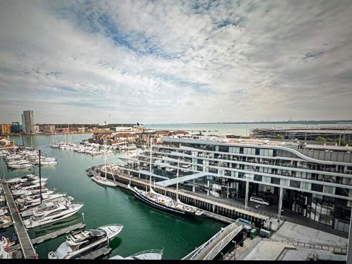2 Bedroom Flat For Sale In Maritime Walk, Ocean Village, Southampton, Hampshire, SO14