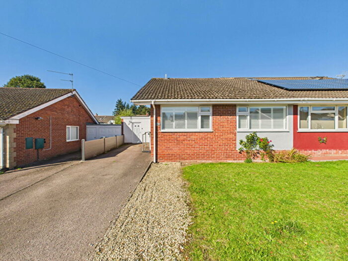 3 Bedroom Semi-Detached Bungalow For Sale In Lancaster Drive, Lydney, GL15