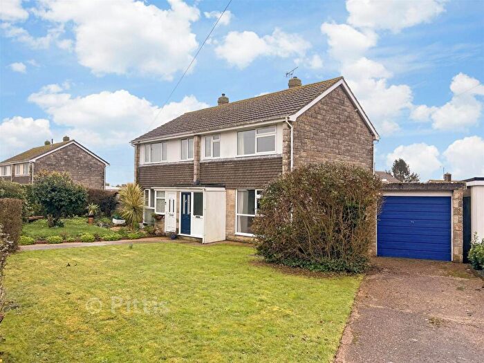 3 Bedroom Semi Detached House For Sale In Mountbatten Drive, Newport, Isle Of Wight, PO30