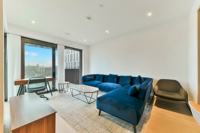 1 Bedroom Flat To Rent In Legacy Building, Embassy Gardens, London, SW11