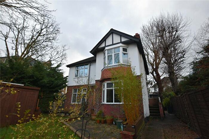 2 Bedroom Apartment To Rent In Warminster Road, London, SE25