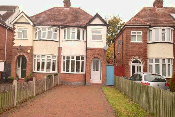 3 Bedroom Property To Rent In Hobs Moat Road, Solihull B92