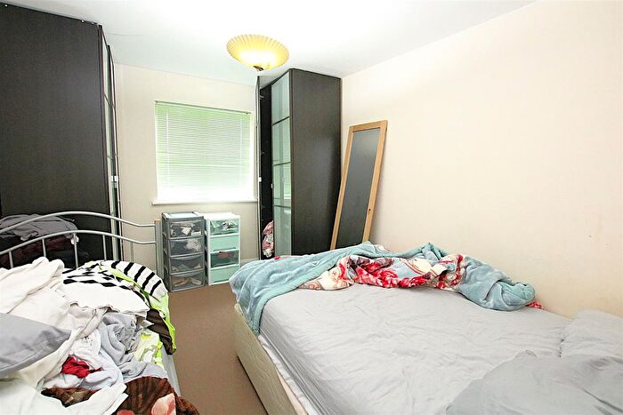 2 Bedroom Flat For Sale In Henry Bird Way, Northampton, NN4