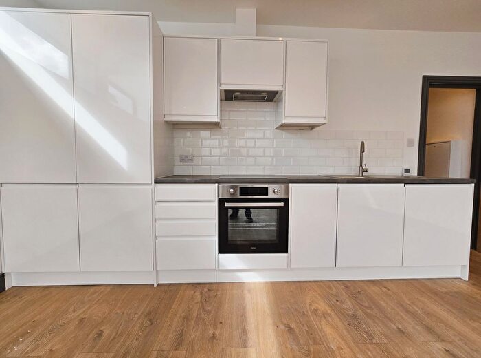 2 Bedroom Maisonette To Rent In Penwith Road, London, SW18