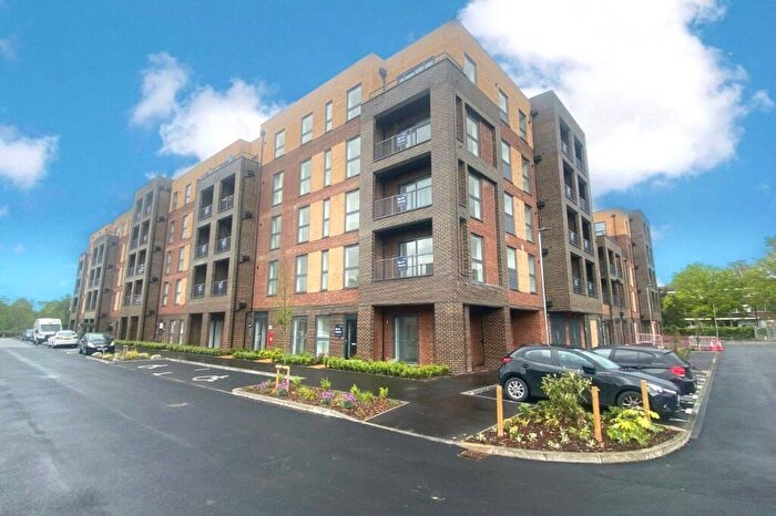 1 Bedroom Flat To Rent In Meudon Avenue, Sky Plaza, GU14