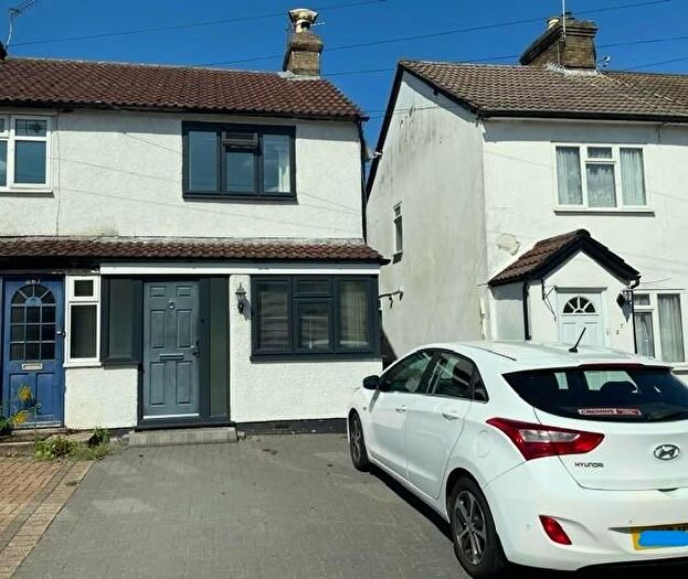 2 Bedroom End Of Terrace House To Rent In New Road, Croxley Green, Hertfordshire, WD3