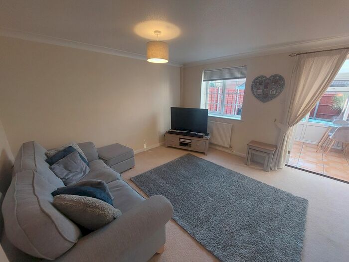 2 Bedroom Property To Rent In Lambourn Square, Chandlers Ford, Eastleigh, SO53