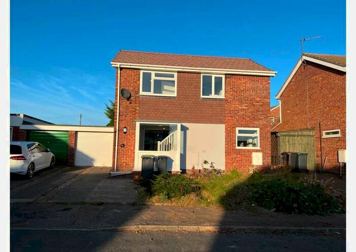 4 Bedroom Detached House To Rent In Northfield Avenue, Ringstead, NN14