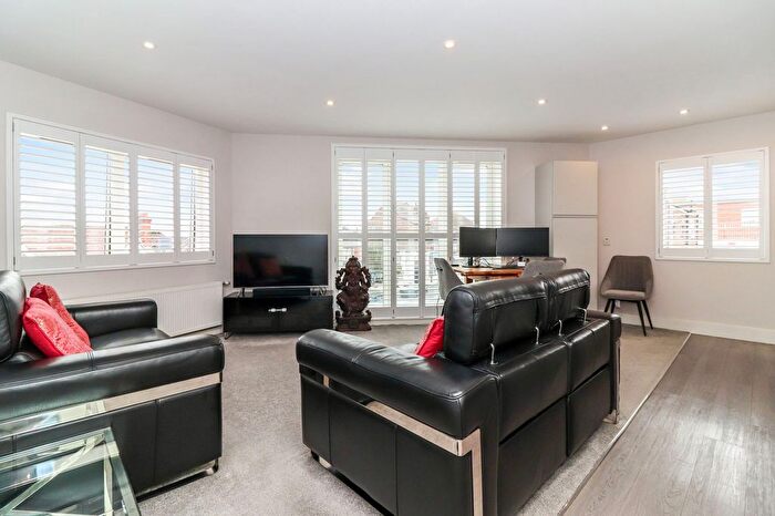 2 Bedroom Flat For Sale In St. Albans Road, Verulam Court, WD24