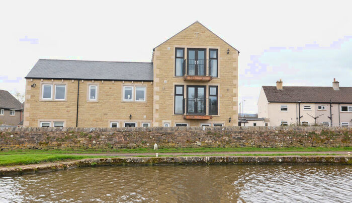 4 Bedroom Town House To Rent In Lock View, Gargrave, BD23