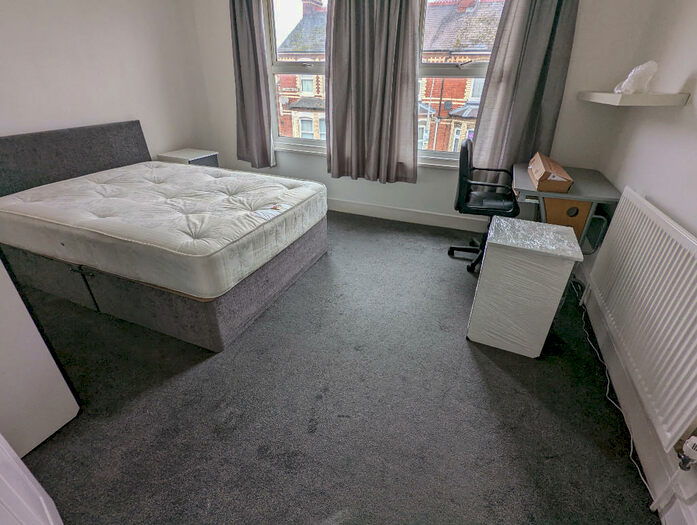 4 Bedroom Terraced House To Rent In Richmond Road, Reading, Berkshire, RG30