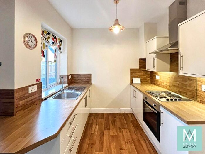 2 Bedroom Flat To Rent In Goring Road, Goring-By-Sea, BN12