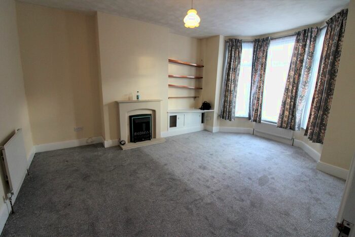 1 Bedroom Flat To Rent In Felbrigge Road, Seven Kings, IG3