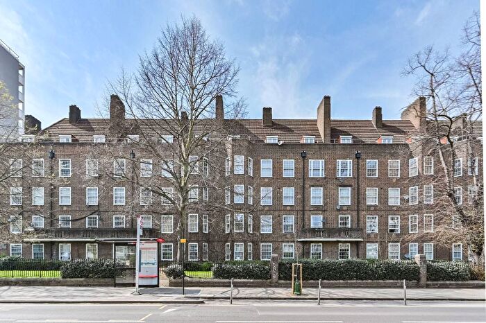 3 Bedroom Flat For Sale In Hopton House, Brixton, London, SW9