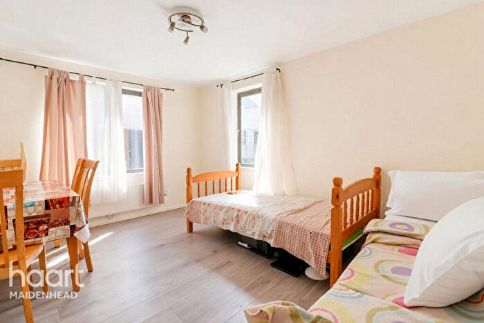 2 Bedroom Flat For Sale In King Street, Maidenhead, SL6