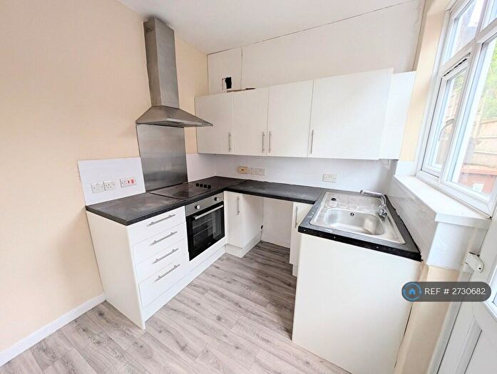 3 Bedroom Semi Detached House To Rent In Exton Road, Nottingham, NG5