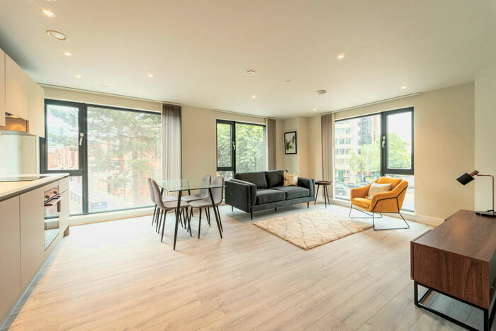 2 Bedroom Apartment To Rent In St Martins Place, B15