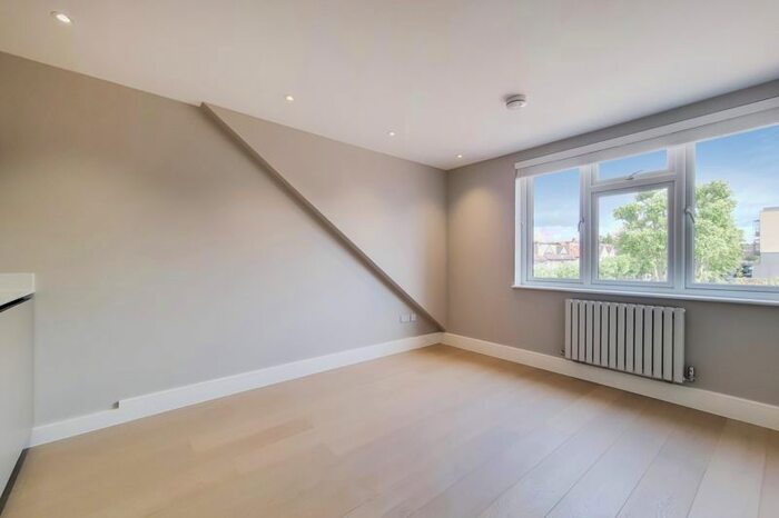 1 Bedroom Flat To Rent In The Drive, London, NW11