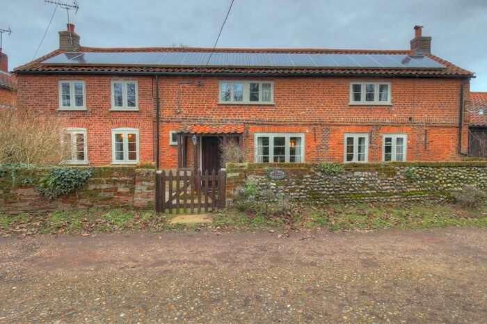 3 Bedroom Character Property For Sale In Meeting Hill Road, North Walsham, NR28