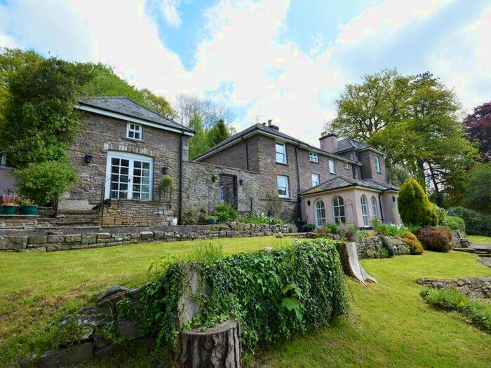 4 Bedroom Detached House For Sale In Llansantffraed, Brecon, LD3