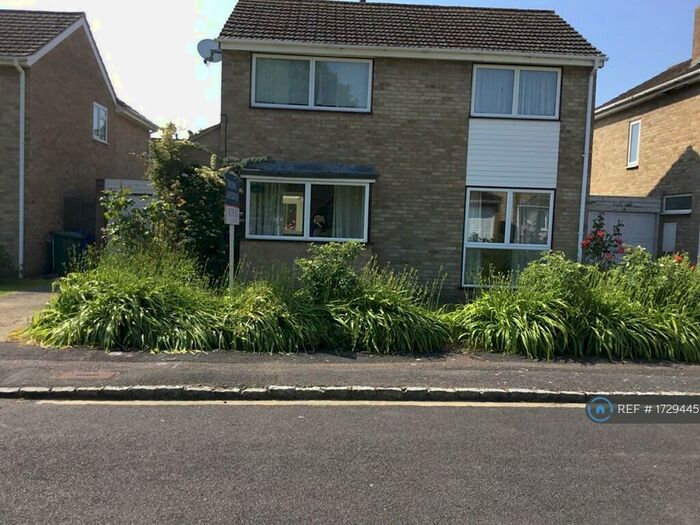 3 Bedroom Detached House To Rent In Holly Close, Kidlington, OX5