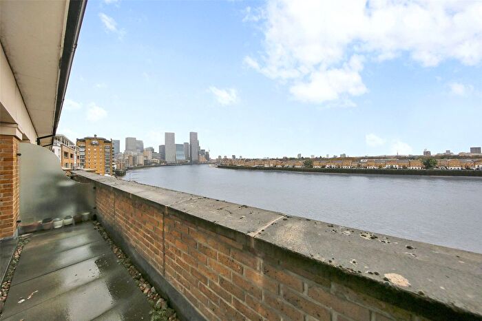 2 Bedroom Flat To Rent In Narrow Street, Limehouse, E14