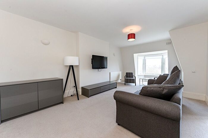 4 Bedroom Flat To Rent In Park Road, St John's Wood, London, NW8