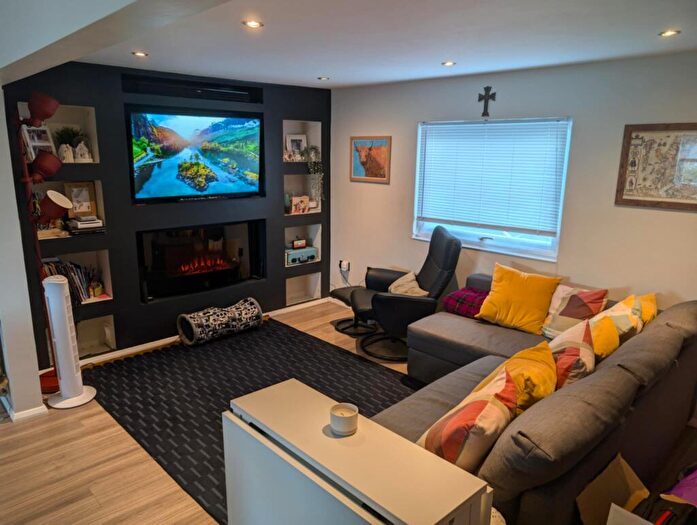 2 Bedroom Park Home For Sale In Pentland Park, Loanhead, EH20