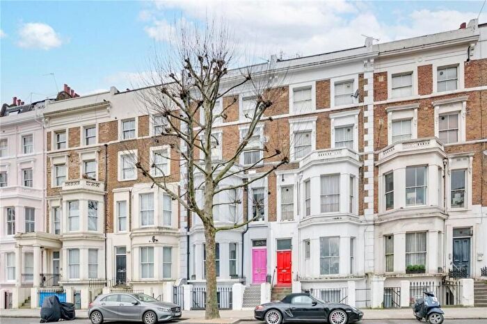 2 Bedroom Flat For Sale In Ladbroke Grove, London, W10