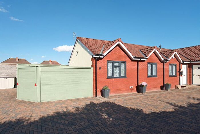 2 Bedroom Bungalow For Sale In Totterdown Road, Southward - Immaculate, BS23