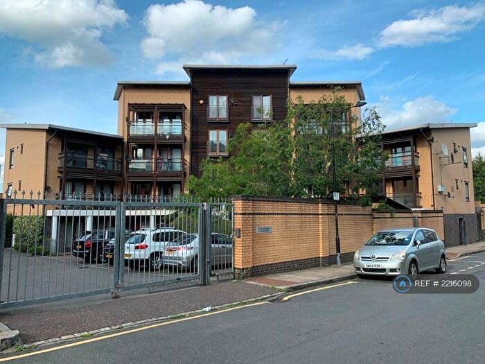2 Bedroom Flat To Rent In Delta Building, London, E14