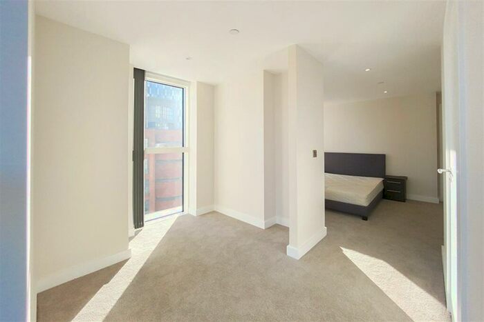 2 Bedroom Apartment To Rent In Castle Wharf, M15